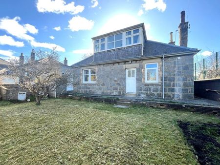 6 Cromwell Road, AB15 4UG, Aberdeen - Photo 2