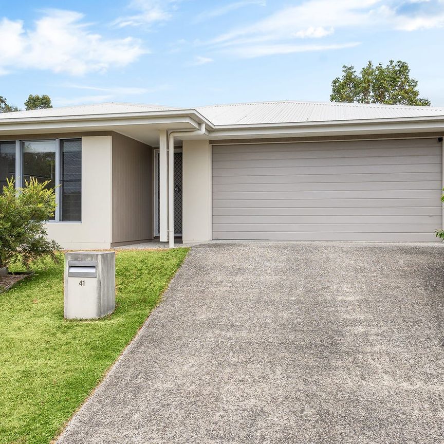 Perfectly positioned in the private and picturesque Ridges Estate - Photo 1