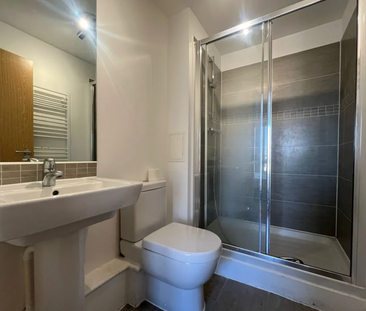 Park Lodge Avenue, West Drayton, UB7 9FL - Photo 2 | Rentumo