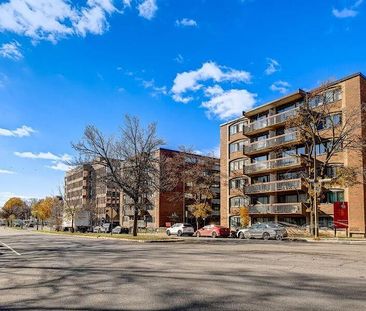 3355 Queen Mary Road, Montréal, QC - Photo 1