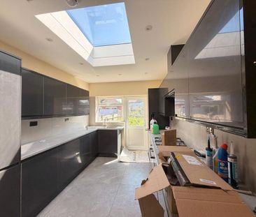 6 bedroom terraced house to rent - Photo 4