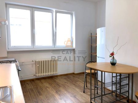 Na prenájom 3 izbový byt, 86 m2, Bratislava, Nové Mesto, Šancova ulica - Photo 2
