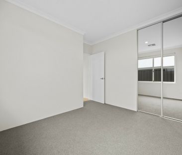 Spacious Coastal Living Designed for the Modern Family - Photo 4