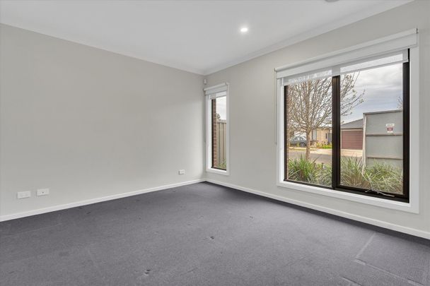 4 Monaco Grove, 3338, Strathtulloh Vic - Photo 1