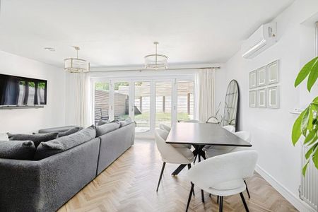 2 bedroom semi-detached house to rent - Photo 2