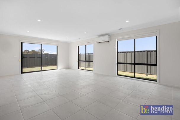 Modern & Spacious Family Home in Huntly - Photo 1