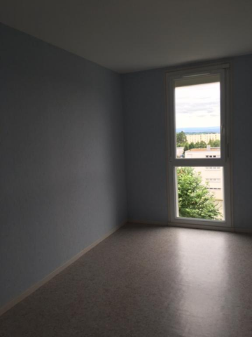 Location : Appartement 4 pièces 71 m2 – GRAND CHARMONT - Photo 4