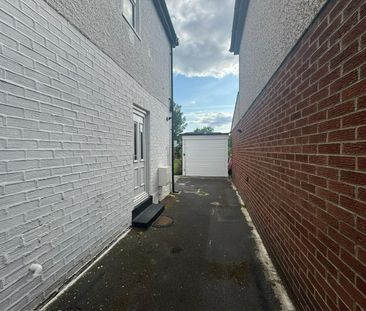 Laverton Road, Bradford - Photo 3