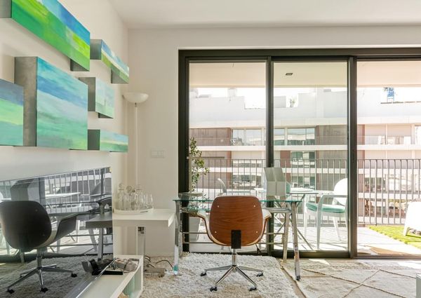 1 Bedroom Apartment with swimming pool, Miraflores, Oeiras