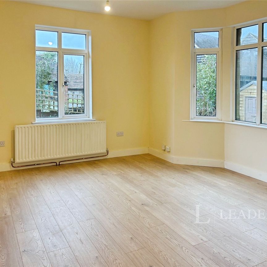 2 bedroom house to rent Horsham Road, Beare Green, Dorking, Surrey, RH5 - Photo 1