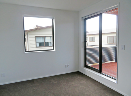 THE FIREMAN'S APARTMENTS - PETONE - Photo 5