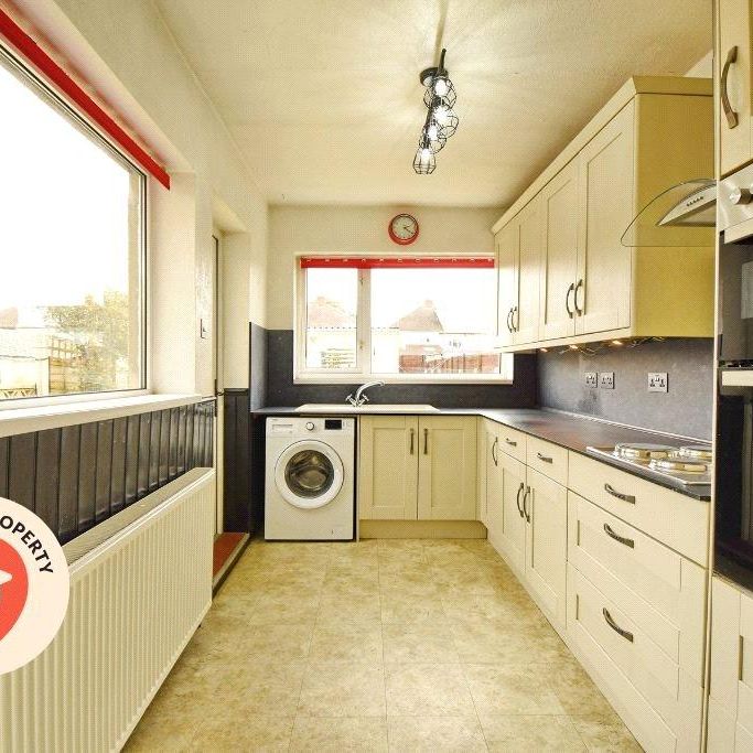 4 bedroom semi-detached house to rent - Photo 1