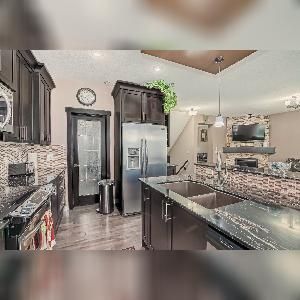 4 Bed 3 Bath Upper Suite Panorama Hills - Photo 5