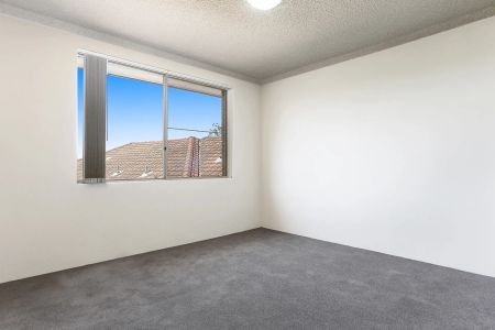 Modern apartment in convenient location - Photo 2