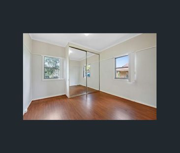 Beautifully renovated home in peaceful locale - Photo 3