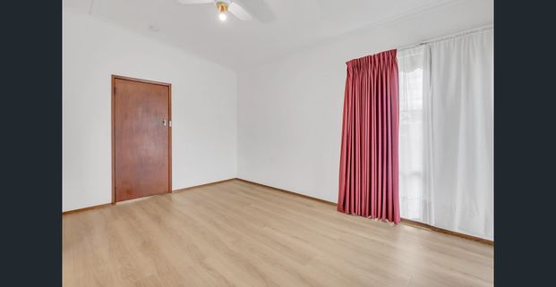 16 Crossley Crescent, Coolaroo, Vic 3048 - Photo 1