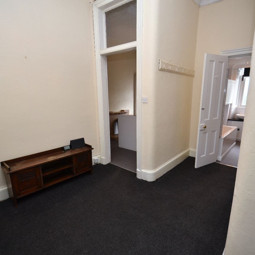 2 bed flat to rent in Whitefield Road, Glasgow, G51 - Photo 1