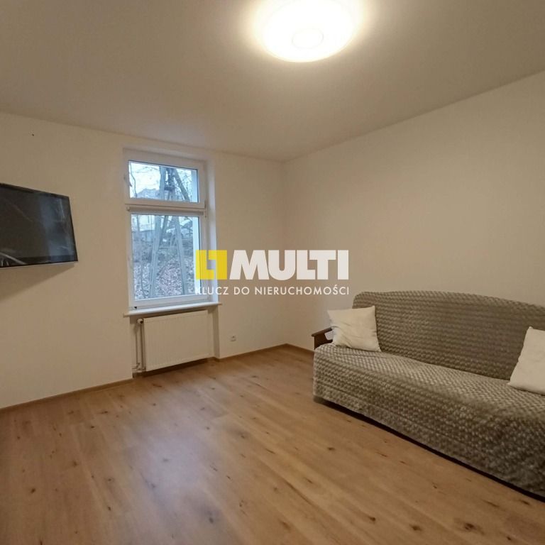 Wynajem - 2 przestronne pokoje po remoncie - Photo 1