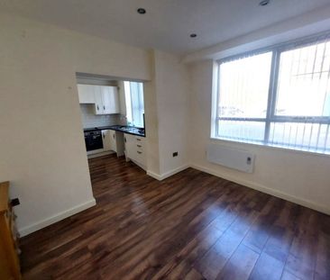 1 Bed Flat, Kirkstall Gate, LS5 - Photo 1