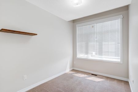 For Lease - 22 Goulston Street, Brampton, Ontario - Photo 5