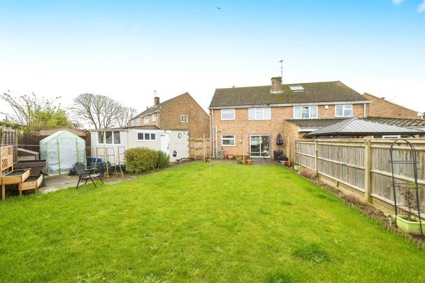 Coombe Close - Photo 1