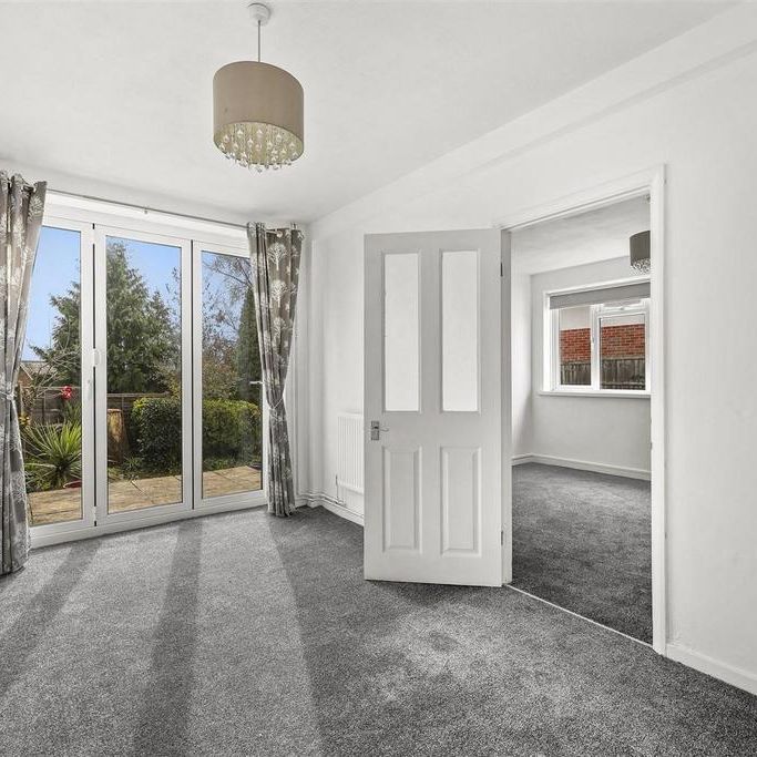 3 bedroom end of terrace house to rent - Photo 1