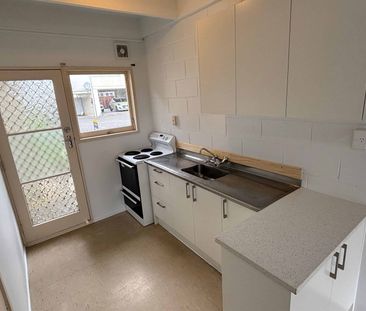 2 Bedrooms, Henderson - Photo 5