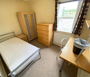 7 Bed Student Accommodation - Photo 6