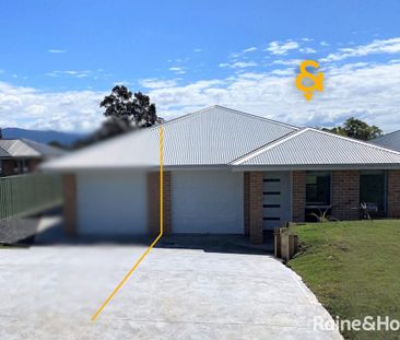 Modern 4-Bedroom Duplex in Convenient Nowra Location - Photo 1