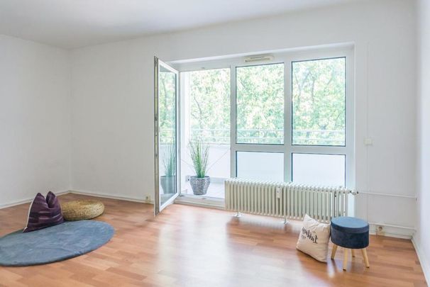 Modernisierte 2-Raum-Wohnung mit Balkon - Foto 1