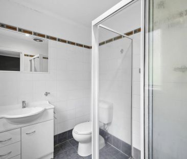 Spacious Renovated 3-Bedroom Townhouse in Prime Inner-North Location - Photo 6