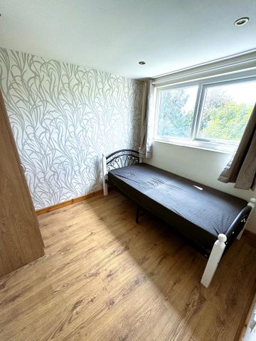 3 bedroom flat to rent - Photo 5
