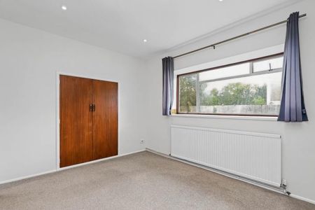 3 bedroom detached bungalow to rent - Photo 3