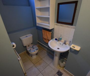 1 bedroom in a house share to rent - Photo 6