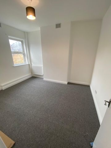 2 Bed Flat, Glyfiend Road, NW10 - Photo 2