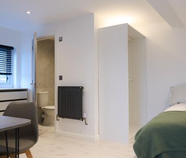6 bedroom semi-detached house to rent - Photo 1