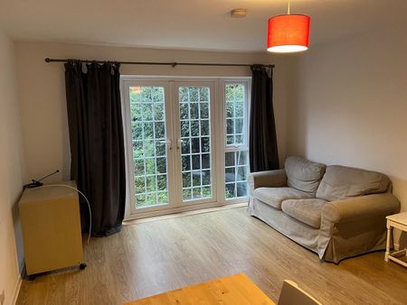 2 Bed Terraced House, Bluecoat Close, NG1 - Photo 4