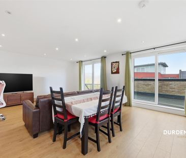 Fifth Avenue, Cameron Court, E12 - Photo 3