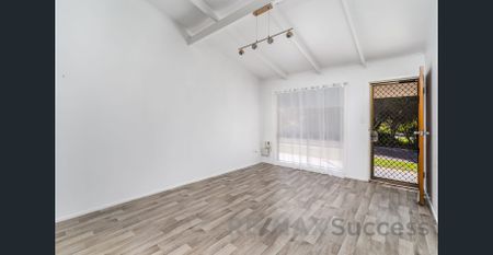 Modern Low-Set Convenience in South Toowoomba - Photo 5