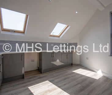 2 Bedroom Penthouse for rent in Raincliffe Street - Photo 6