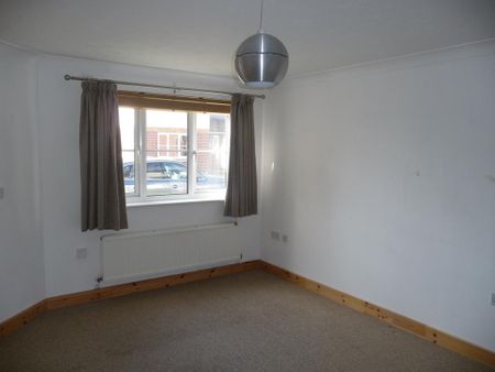 3 bedroom semi-detached house to rent - Photo 3