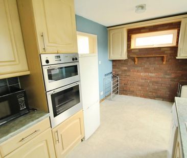 3 bedroom terraced house to rent - Photo 6