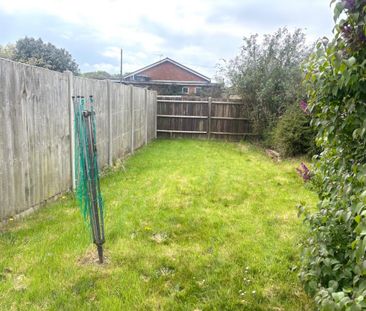 2 bedroom ground floor flat to rent - Photo 6