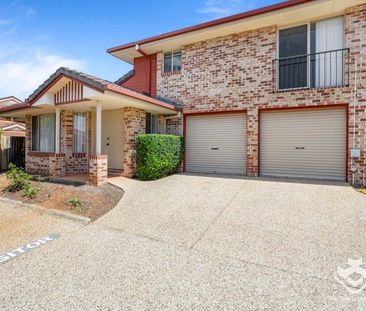 3-Bedroom Townhouse with Double Lock-Up Garage - Photo 1