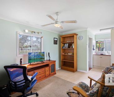 TUGGERAWONG - Photo 2