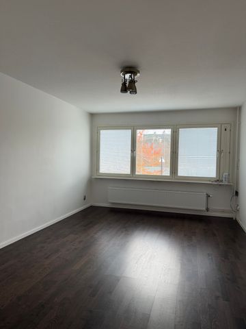 Lomvägen, Sollentuna - Photo 2