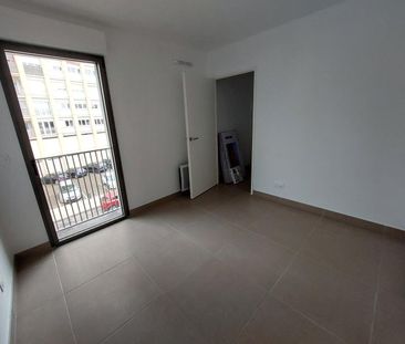 location Appartement T3 DE 63.66m² À NIMES - Photo 3