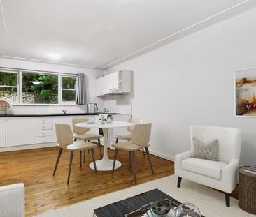 ONLY 400 METRES TO TRAIN STATION AND SHOPS - Photo 1