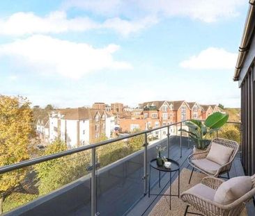 West Byfleet, Surrey, KT14 - Photo 6