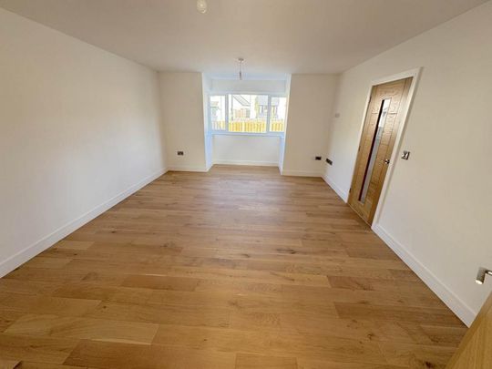 5 bedroom detached house to rent - Photo 1